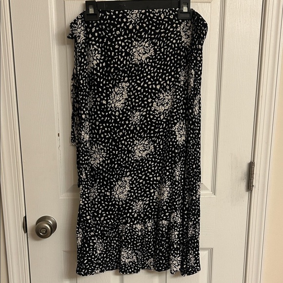 Knox Rose Floral Spotted Black White Rayon Midi Skirt Scalloped Hem Size XXL - Picture 2 of 9